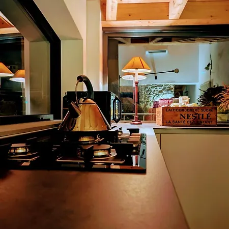 Vicolo Rosso 2 度假居 *